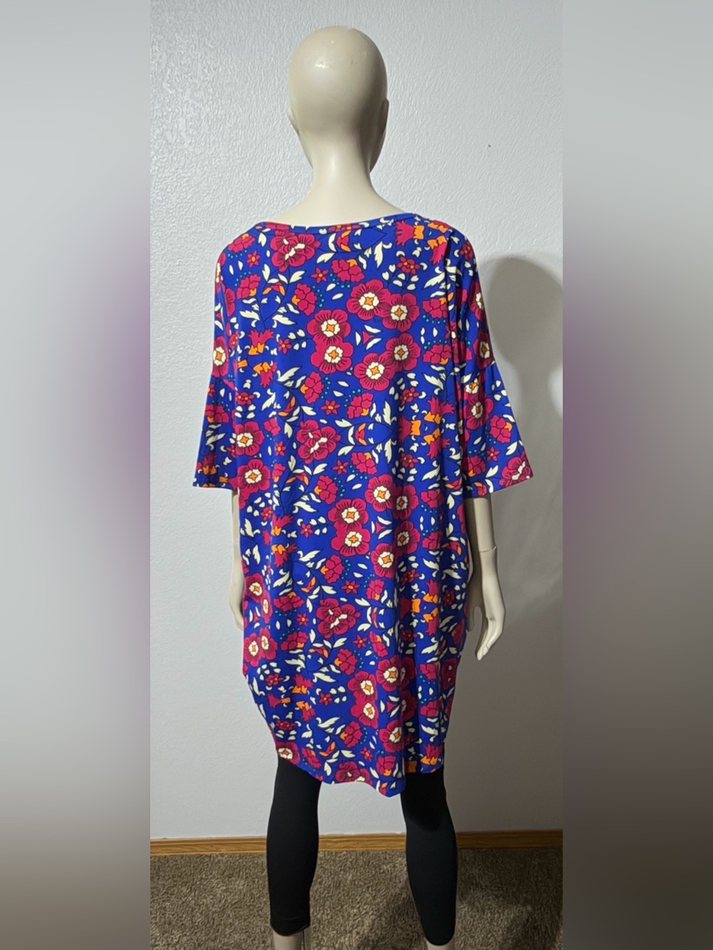CLOSET CLEAR OUT ALL LULAROE MAKE AOFFER BUNDLE NWT OVERSIZED XL SEE PICTURES 😍 - Picture 10 of 17